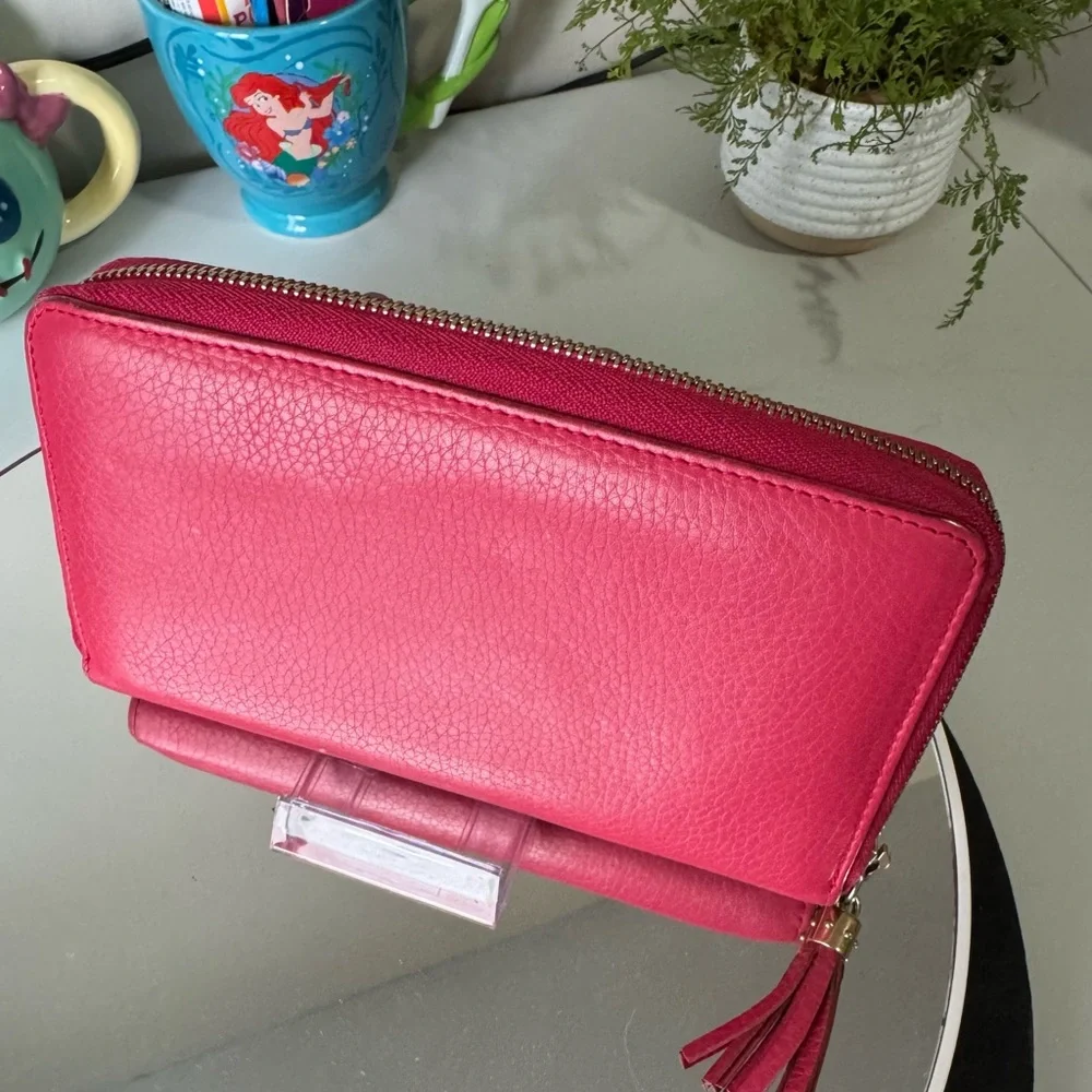 Gucci Fuchsia SoHo Leather Zip Araund Wallet - Picture 2 of 4